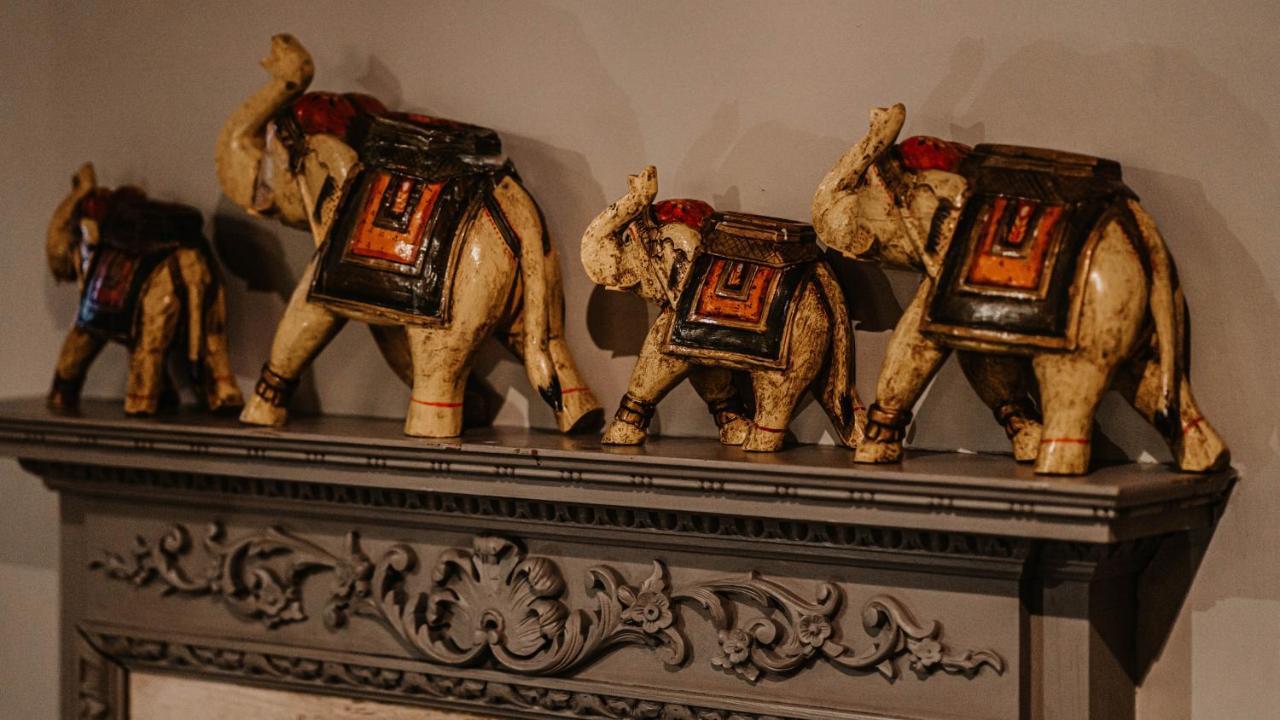 Elephant Hotel Pangbourne Exteriör bild