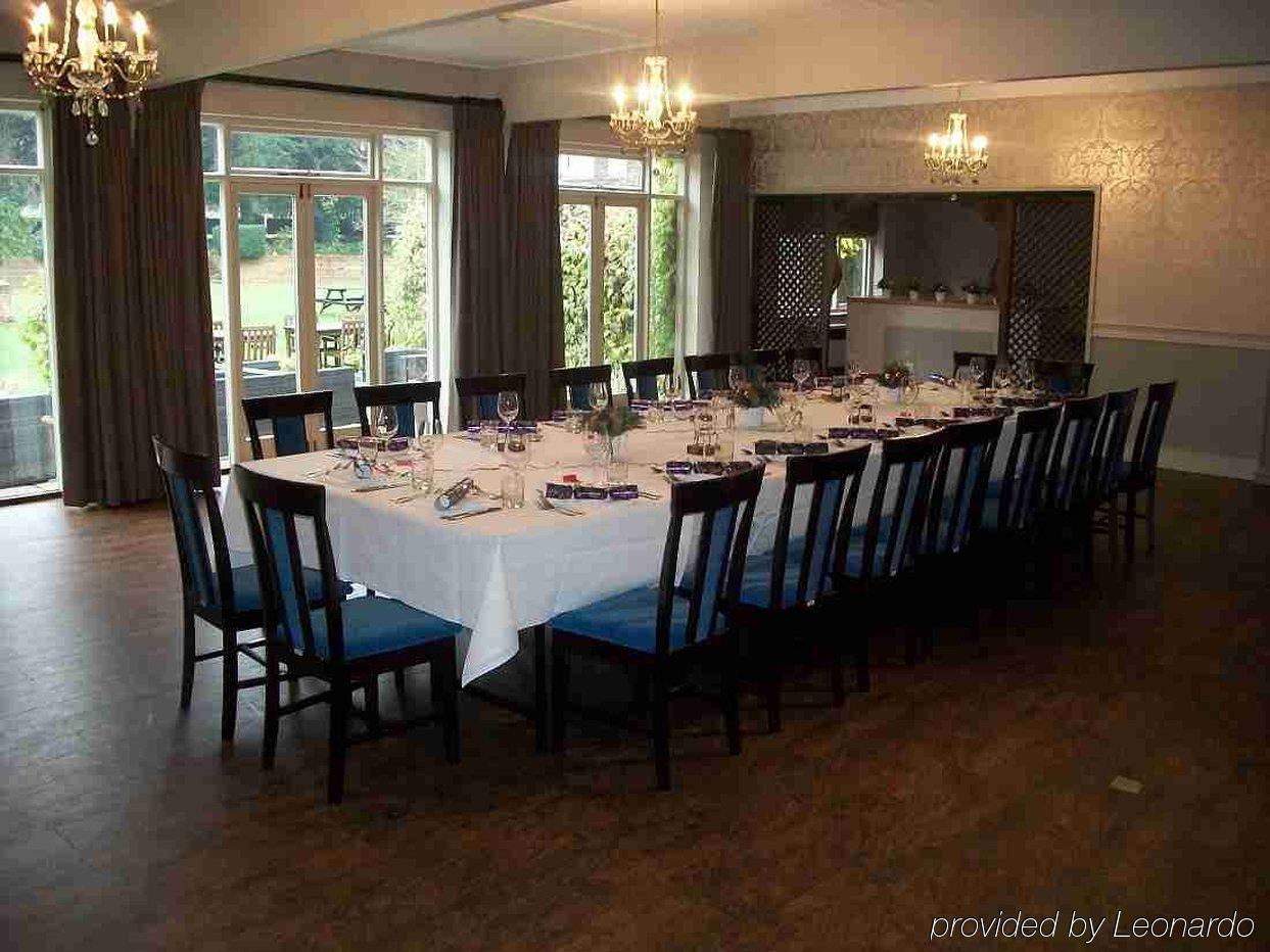 Elephant Hotel Pangbourne Exteriör bild