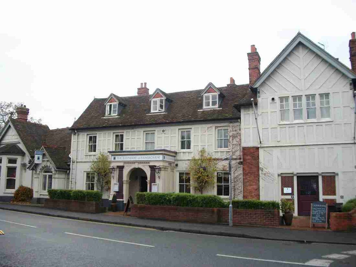 Elephant Hotel Pangbourne Exteriör bild