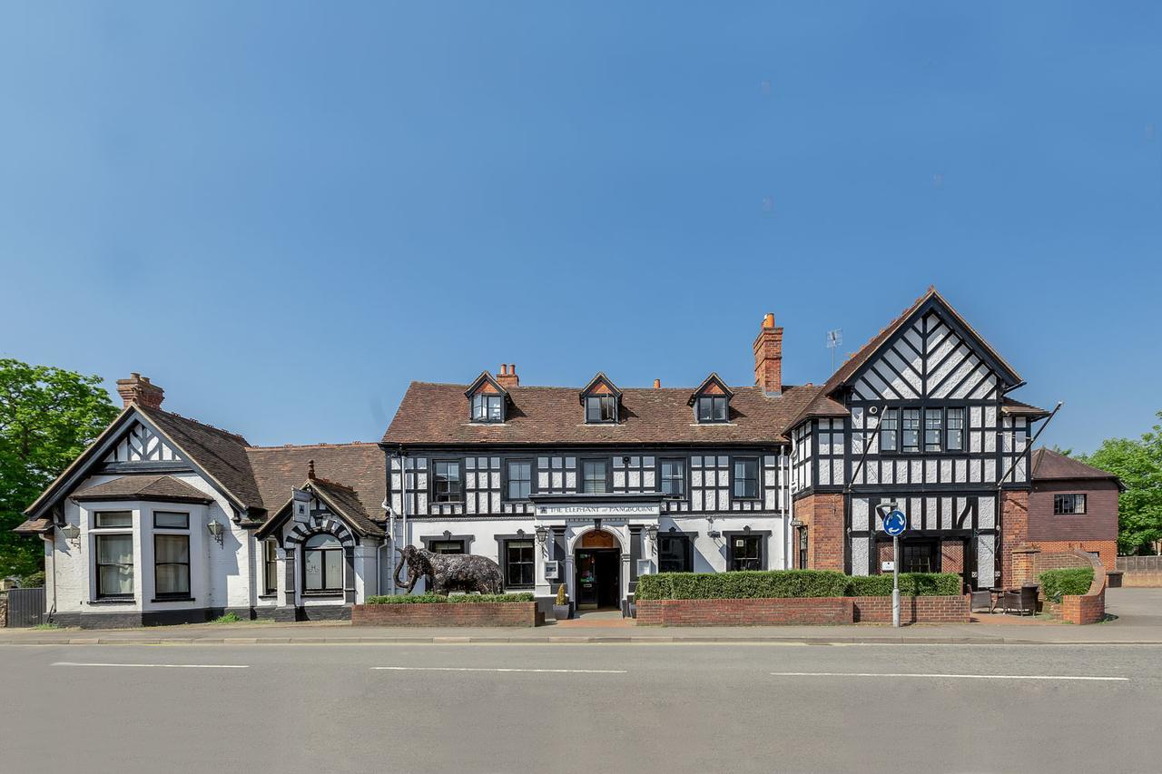 Elephant Hotel Pangbourne Exteriör bild