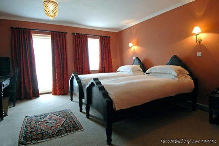Elephant Hotel Pangbourne Exteriör bild